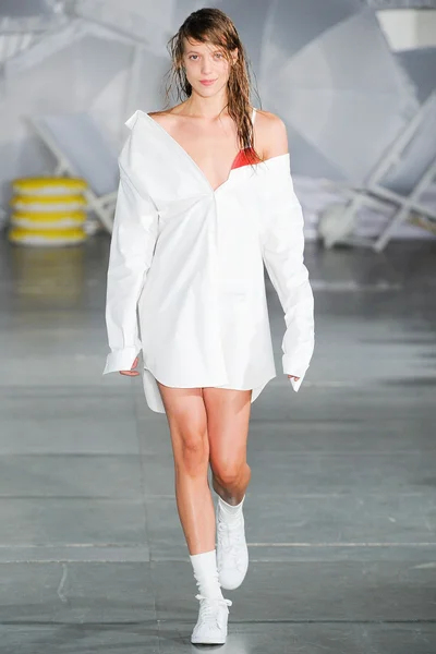 Look 2
